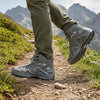 RewanPro Mount – buty trekkingowe, szare, krok na szlaku, widok z boku