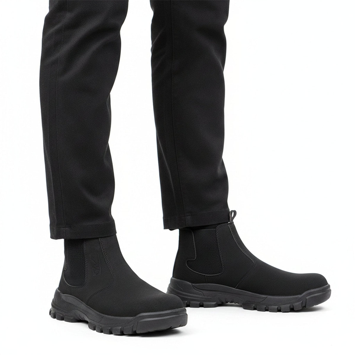 RewanPro Velar – wodoodporne buty robocze S3, czarne, widok z przodu w studiu