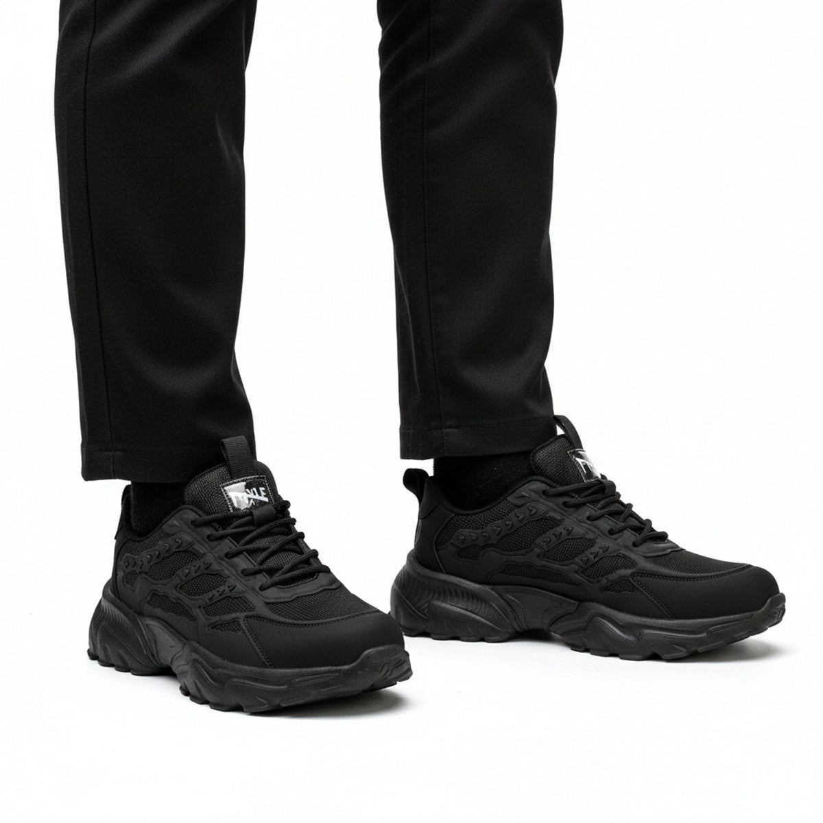 RewanPro 75Plus – damskie buty robocze S1, czarne, widok z przodu w studiu